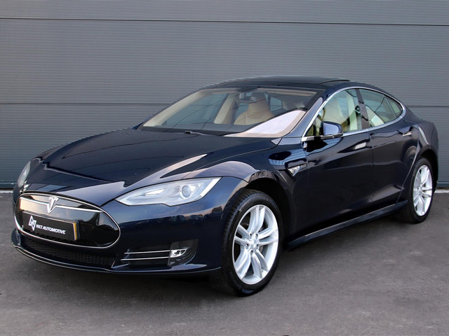 tesla-model-s-85-pano--luchtvering--leder--19--led--navi--parkeersensoren--dealeronderhouden--nieuwe-apk