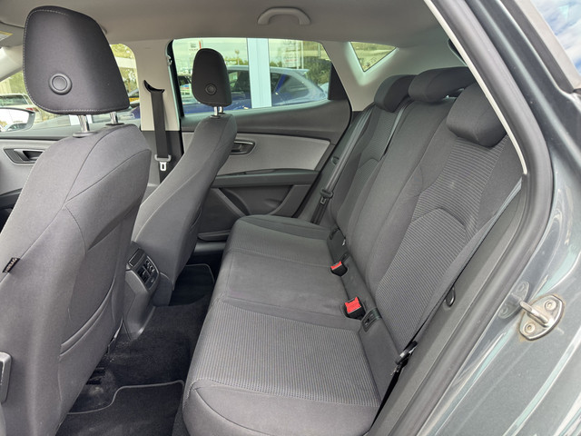 Seat Leon 1.0 EcoTSI Style Business Intense | Trekhaak | Apple CarPlay | Keyless | Climate