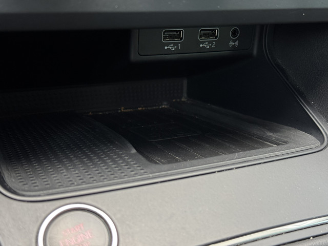 Seat Leon 1.0 EcoTSI Style Business Intense | Trekhaak | Apple CarPlay | Keyless | Climate
