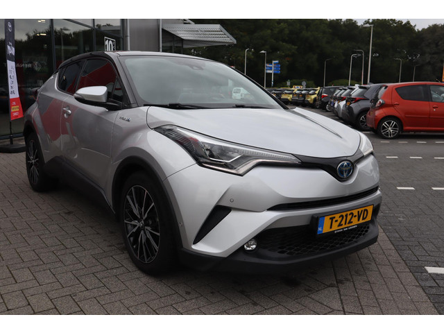 toyota-c-hr-1.8-hybrid-bi-tone-led-pakket-stoelverwarming-jbl-audio-18lm-velgen-camera-ad-cruise-keyless
