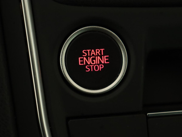 Seat Leon 1.0 TSI FR Intens | Stoel & stuurverwarming | Carplay | Camera | Adaptive cruise | Navigatie | Park Assist | Digital Cockpit | K