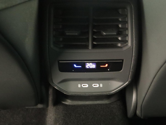 Seat Leon 1.0 TSI FR Intens | Stoel & stuurverwarming | Carplay | Camera | Adaptive cruise | Navigatie | Park Assist | Digital Cockpit | K