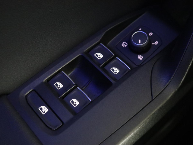 Seat Leon 1.0 TSI FR Intens | Stoel & stuurverwarming | Carplay | Camera | Adaptive cruise | Navigatie | Park Assist | Digital Cockpit | K