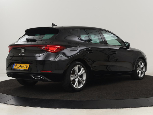 Seat Leon 1.0 TSI FR Intens | Stoel & stuurverwarming | Carplay | Camera | Adaptive cruise | Navigatie | Park Assist | Digital Cockpit | K