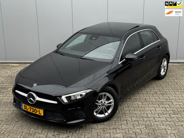 mercedes-benz-a-klasse-a180-business-solution-stoelverwarming-full-screen-nederlandse-auto-trekhaak-nap-eerste-eigenaar