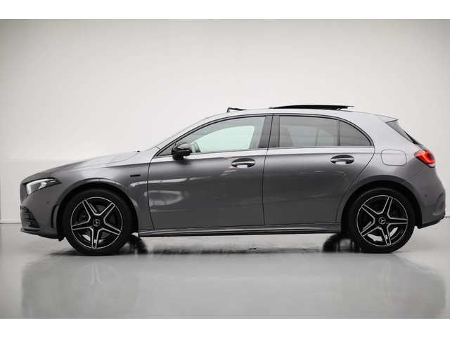 mercedes-benz-a-klasse-250-e-amg-line--pano-dodehoek-draadloos-laden-