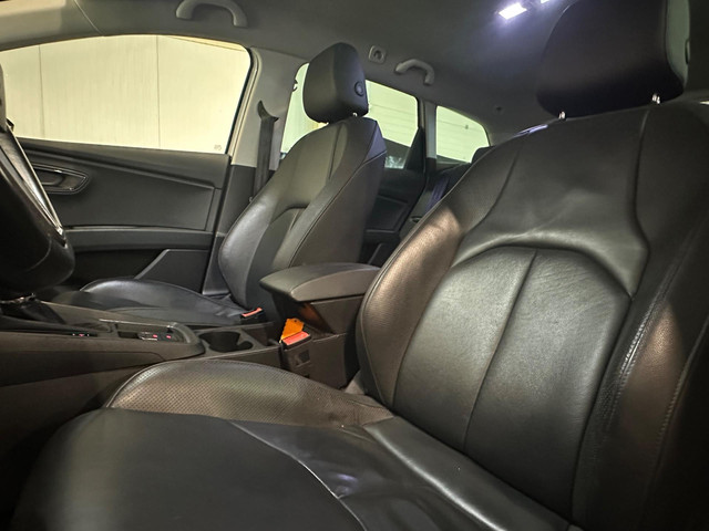 Seat Leon ST 1.6 TDI Style Business Intense | VIRTUAL | LED | TREKHAAK | LEDER