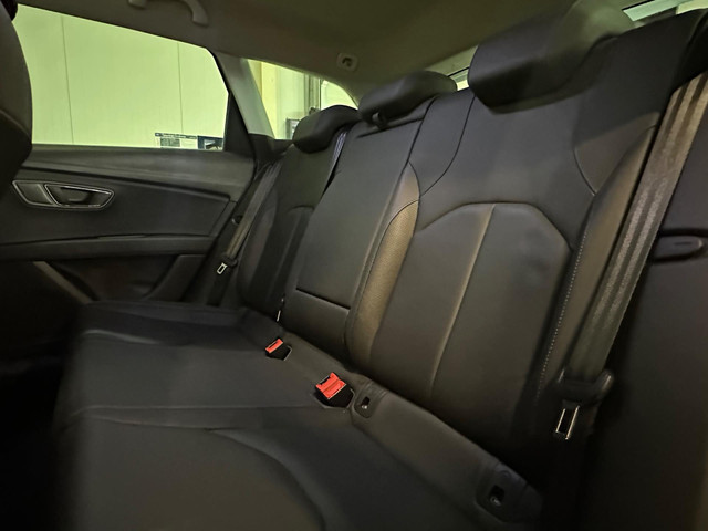 Seat Leon ST 1.6 TDI Style Business Intense | VIRTUAL | LED | TREKHAAK | LEDER