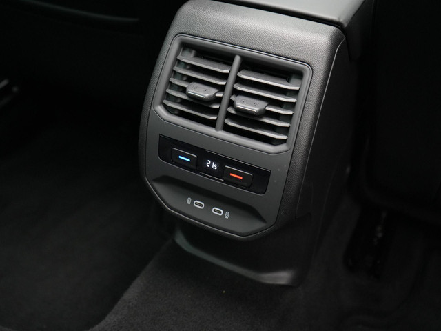 Seat Leon Sportstourer 1.4 TSI 204 pk DSG eHybrid PHEV FR Business Intense | Panoramadak | Stuur- stoelverwarming | Navigatie
