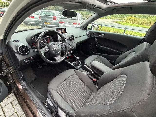 Audi A1 1.2 TFSI Attraction 48 DKM Panorama Navi Stoelvw PDC