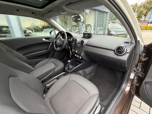 Audi A1 1.2 TFSI Attraction 48 DKM Panorama Navi Stoelvw PDC