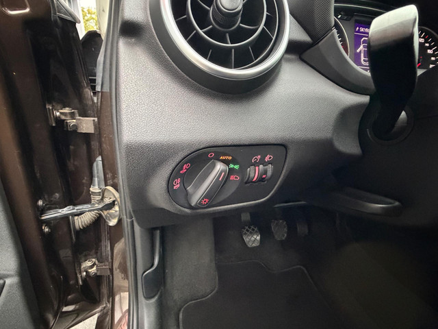 Audi A1 1.2 TFSI Attraction 48 DKM Panorama Navi Stoelvw PDC