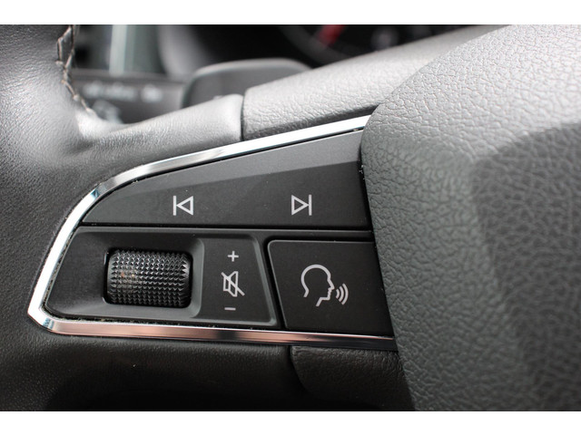 Seat Ateca 1.5 TSI DSG Style Navigatie Apple Carplay Android Auto Cruise Control Stoelverwarming Elektrische Achterklep Beats Audio