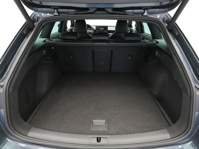 Seat Leon Sportstourer 1.5 TSI FR Launch Edition Navigatie Sideassist Stoelverwarming Parkassist Carplay 245