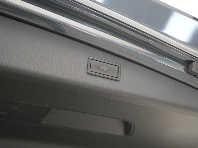 Seat Leon Sportstourer 1.5 TSI FR Launch Edition Navigatie Sideassist Stoelverwarming Parkassist Carplay 245