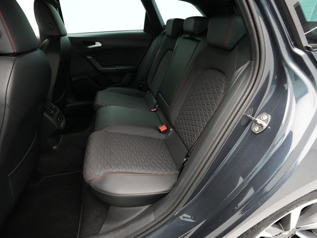 Seat Leon Sportstourer 1.5 TSI FR Launch Edition Navigatie Sideassist Stoelverwarming Parkassist Carplay 245