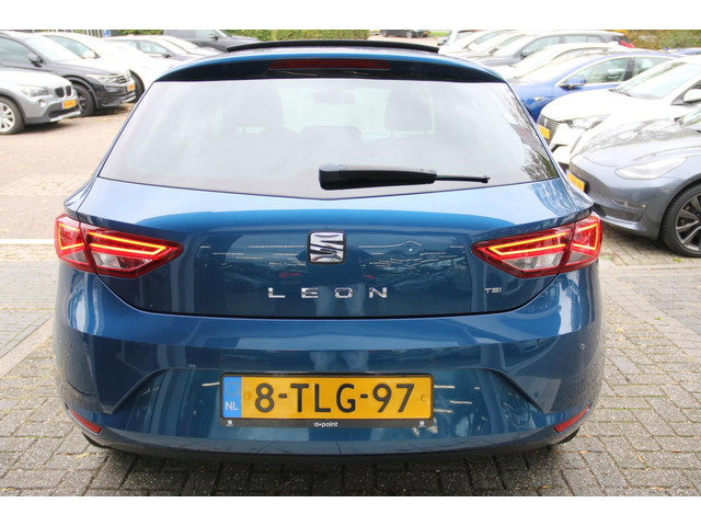 Seat Leon 1.2 TSI Style Business PANO-DAK DEALER OND. NL-AUTO NAP!