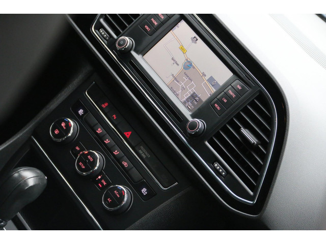 Seat Leon 1.2 TSI Style Business PANO-DAK DEALER OND. NL-AUTO NAP!
