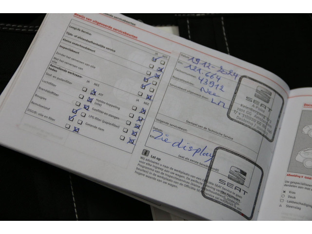 Seat Leon 1.2 TSI Style Business PANO-DAK DEALER OND. NL-AUTO NAP!