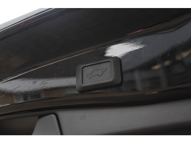 Toyota RAV4 2.5 Hybrid STYLE LED STUUR VOORRUIT&STOELVERW. PRIVACY GLASS EL-STOEL KEYLESS APPLE ANDROID SENSOREN V+A