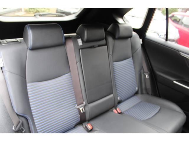 Toyota RAV4 2.5 Hybrid STYLE BI-TONE LAK EL-A.KLEP LED KEYLESS STUUR VOORRUIT&STOELVERW. EL-STOEL DRAADLOOS TEL.LADER APPLE ANDROID PRIVACY