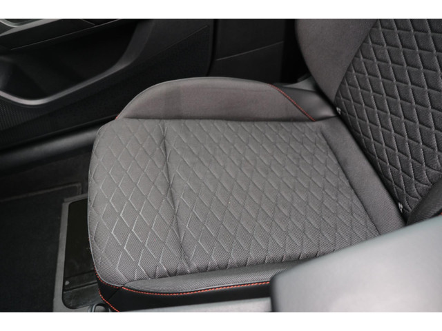 Seat Leon 1.5 eTSI FR 150pk DSG Pano Navi ACC PDC