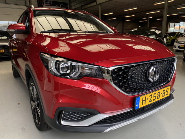 mg-zs-ev-mg-luxury-45-kwh-acc--camera--pano--carplay
