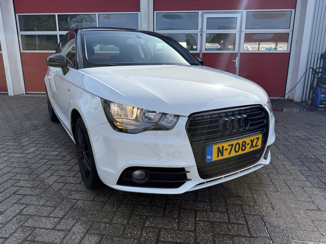 audi-a1-1.2-tfsi-86-pk---attraction---navigatie---climate-control---stoelverwarming---s-line--