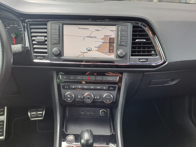 Seat Ateca 2.0 EcoTSI FR 4DRIVE | Automaat | LED | Trekhaak | Stoelverwarming | Park Assist | Elek. klep | All-season |