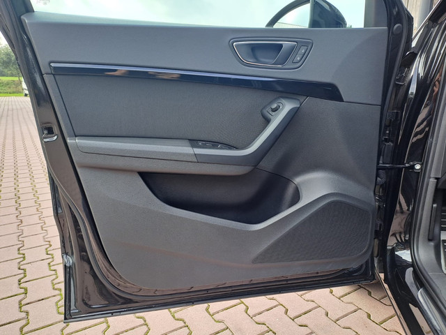 Seat Ateca 2.0 EcoTSI FR 4DRIVE | Automaat | LED | Trekhaak | Stoelverwarming | Park Assist | Elek. klep | All-season |