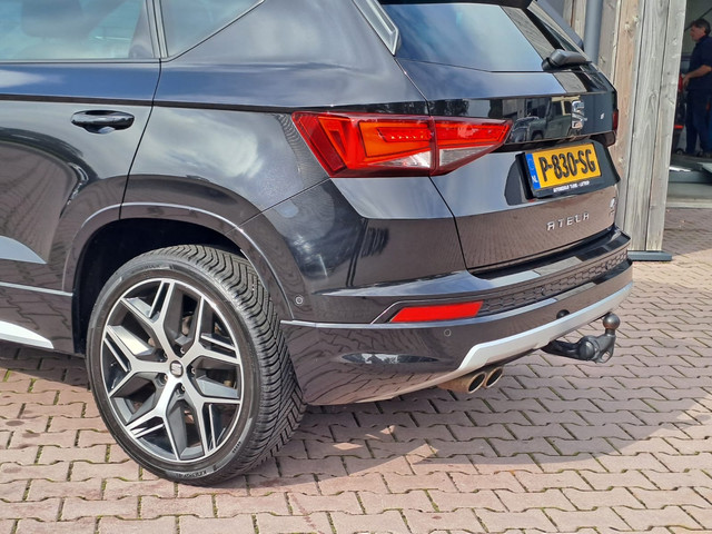 Seat Ateca 2.0 EcoTSI FR 4DRIVE | Automaat | LED | Trekhaak | Stoelverwarming | Park Assist | Elek. klep | All-season |