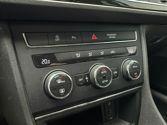 Seat Leon 1.0 EcoTSI Style Connect Navigatie Camera 16 Inch Lichtmetalen velgen