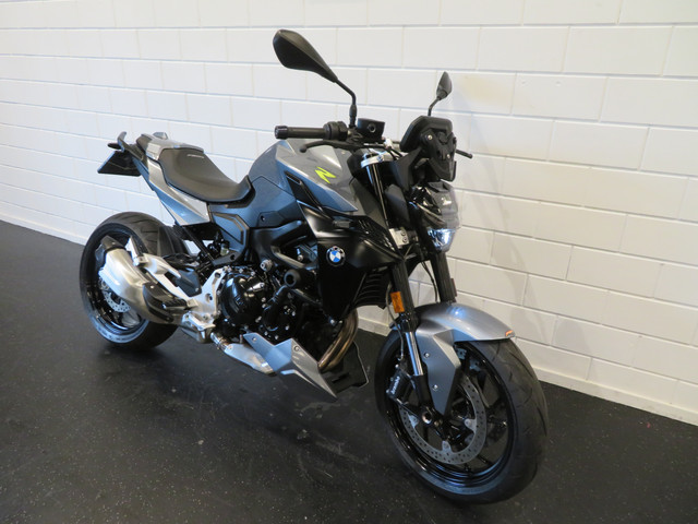 BMW F 900 R NIEUWSTAAT!