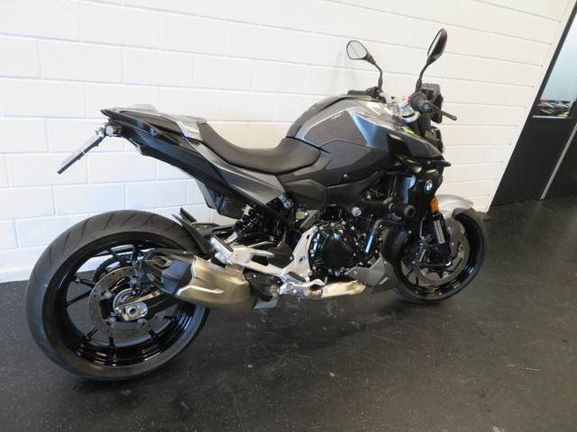 BMW F 900 R NIEUWSTAAT!