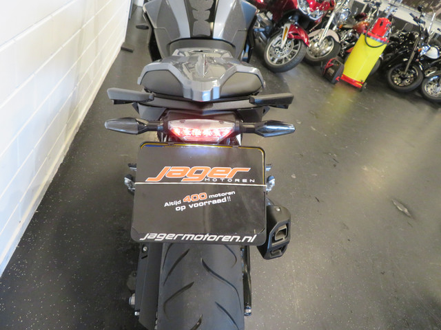 BMW F 900 R NIEUWSTAAT!