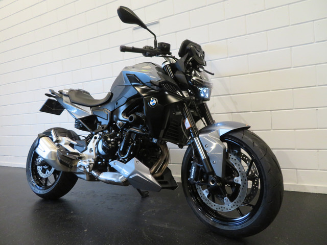 BMW F 900 R NIEUWSTAAT!