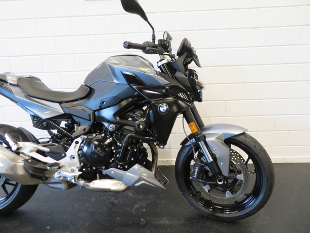 BMW F 900 R NIEUWSTAAT!