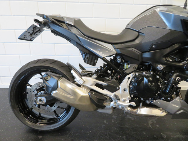 BMW F 900 R NIEUWSTAAT!