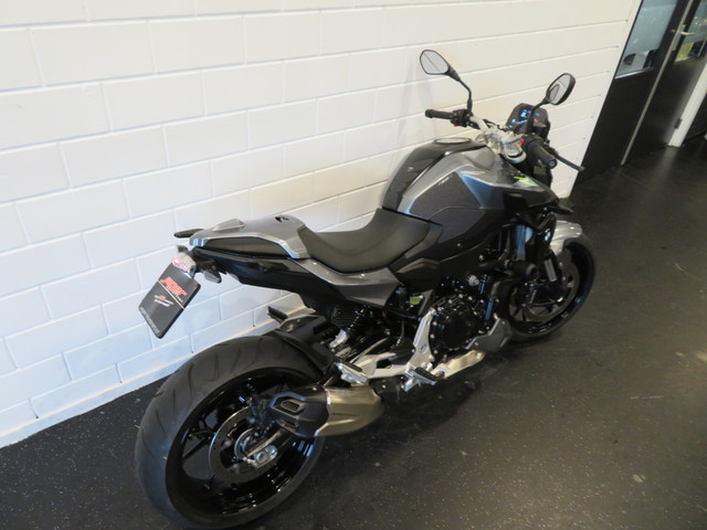 BMW F 900 R NIEUWSTAAT!