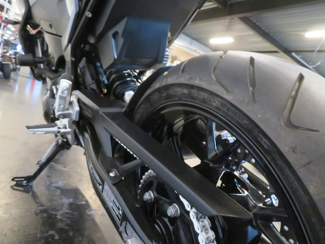 BMW F 900 R NIEUWSTAAT!