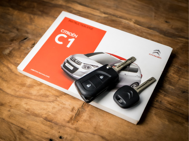 Citroen C1 1.0 e-VTi Sport (APPLE CARPLAY, 5-DEURS, AIRCO, SPORTSTOELEN, LM VELGEN, ELEK RAMEN, NIEUWSTAAT)