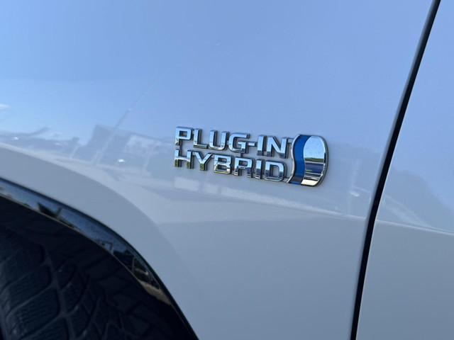 Toyota RAV4 2.5 Plug in Hybride AWD Bi-Tone Plus 306pk Panoramadak   360 Camera   JBL   HU Display