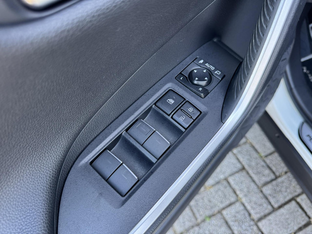 Toyota RAV4 2.5 Plug in Hybride AWD Bi-Tone Plus 306pk Panoramadak   360 Camera   JBL   HU Display