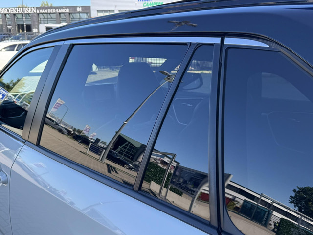 Toyota RAV4 2.5 Plug in Hybride AWD Bi-Tone Plus 306pk Panoramadak   360 Camera   JBL   HU Display