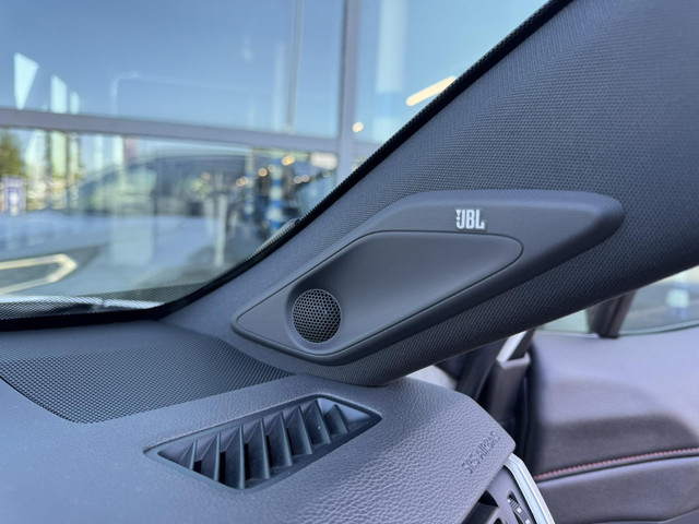 Toyota RAV4 2.5 Plug in Hybride AWD Bi-Tone Plus 306pk Panoramadak   360 Camera   JBL   HU Display