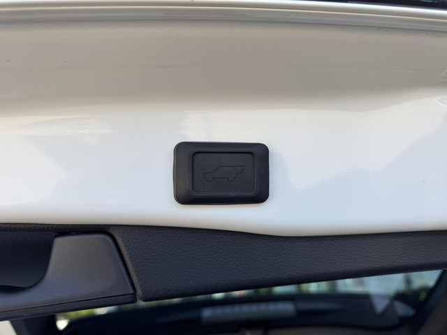 Toyota RAV4 2.5 Plug in Hybride AWD Bi-Tone Plus 306pk Panoramadak   360 Camera   JBL   HU Display
