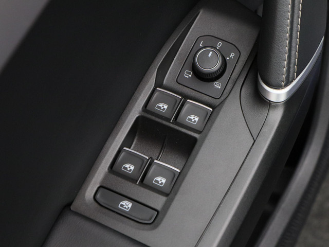 Seat Leon Sportstourer 1.4 TSi eHybrid 205 Pk PHEV FR | Panoramadak | Adaptive Cruise | Stoel Verwarming | Carplay | Navigatiesysteem | Ca