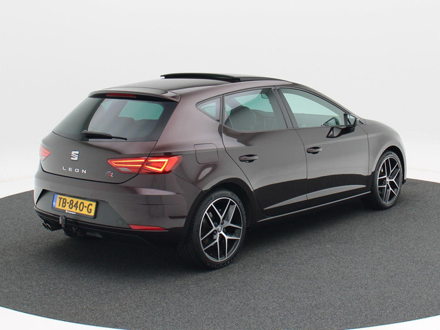 Seat Leon 1.4 TSi 150 Pk Automaat FR Business Intense | Panoramadak | Parkeersensoren | Trekhaak | Privacy Glass | Stoel Verwarming | Carp