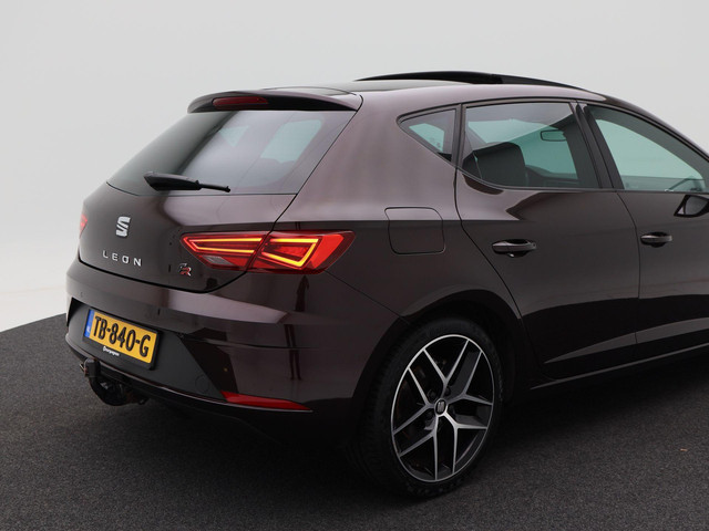 Seat Leon 1.4 TSi 150 Pk Automaat FR Business Intense | Panoramadak | Parkeersensoren | Trekhaak | Privacy Glass | Stoel Verwarming | Carp