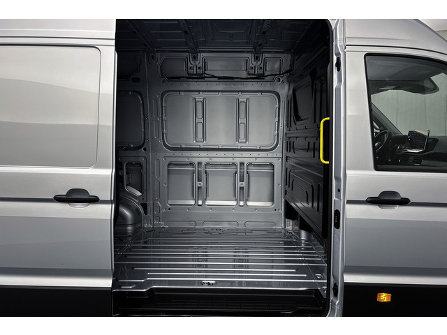 Volkswagen Crafter 2.0 TDI 177PK L3H2 Facelift | Camera | Apple Carplay | BPM vrij!! | Digitaal display | Parkeersensoren | Nieuw model